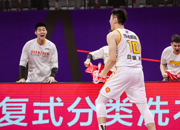 3377体育平台官网-马赛发布备战花絮，关键时刻调整名单，全明星赛任务艰巨，临场指挥获称赞