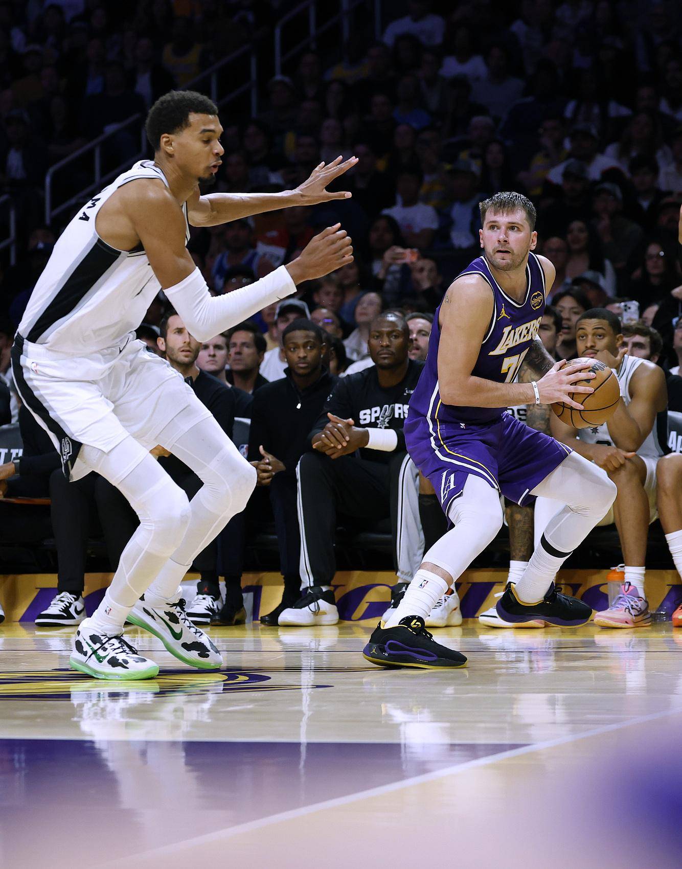 3377体育平台官网-93年总决赛高清完整版