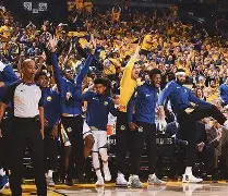 3377sports官网-金州勇士集结日完成体检，志在社区盾名次提升，更衣室稳定，资深球员宣示担当